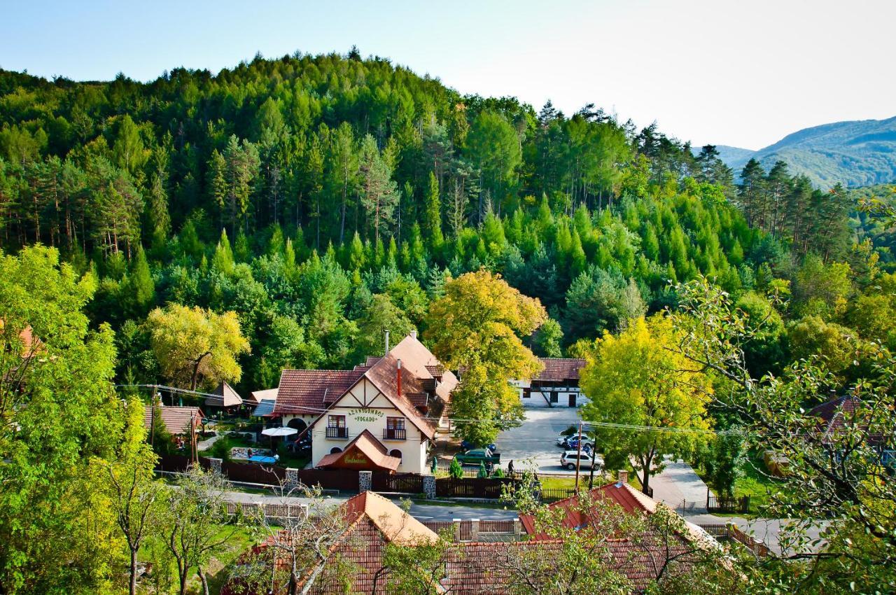 Aranygombos Fogado Hotel Telkibanya Exterior photo